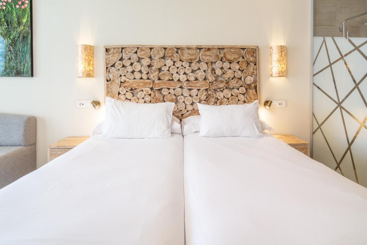 Zahara Beach & Spa By Qhotels - Adults Recommended Zahara de los Atunes Extérieur photo A bedroom at the hotel