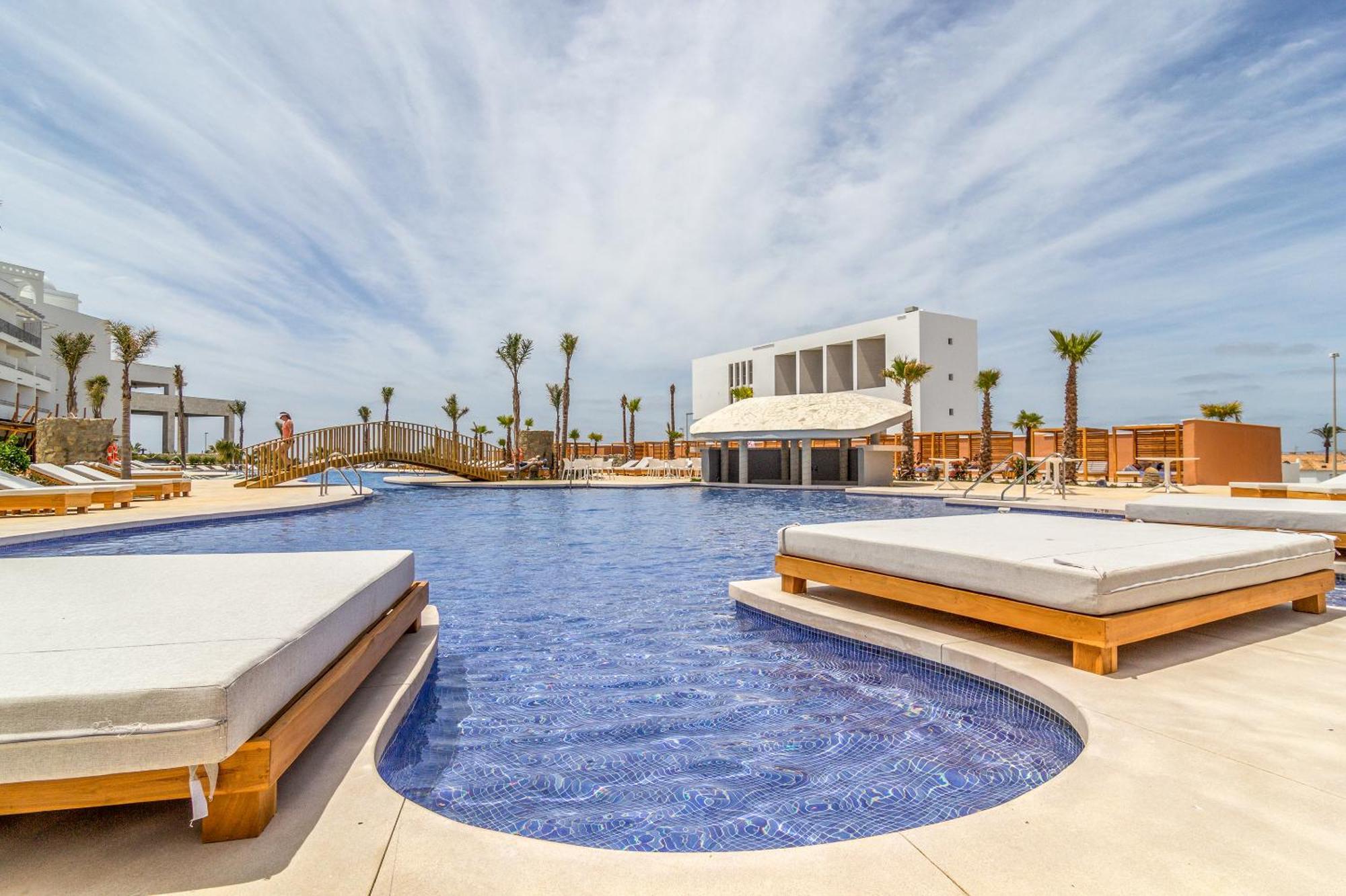 Zahara Beach & Spa By Qhotels - Adults Recommended Zahara de los Atunes Extérieur photo The swimming pool at the hotel